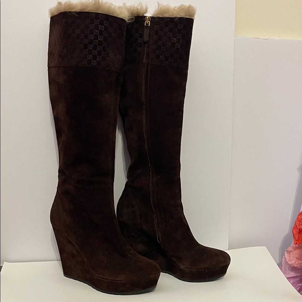 *AUTHENTIC* Gucci Dark Brown Suede Wedge w/ Fur trim Boots